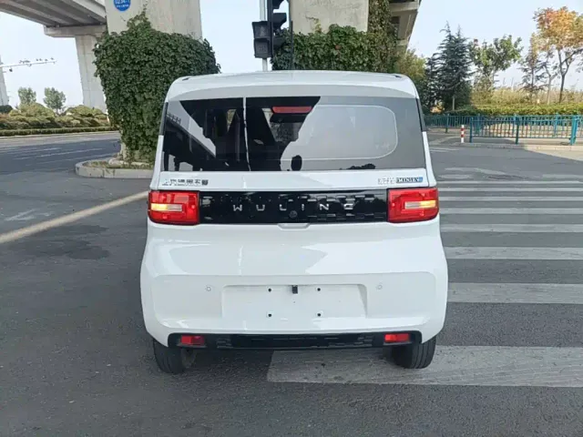 Wuling Hongguang Mini EV — Фото автомобиля 5