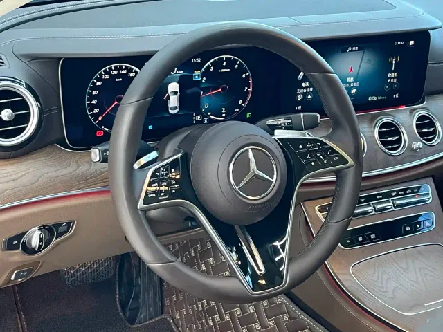 Mercedes-Benz E-Class — Фото автомобиля 5