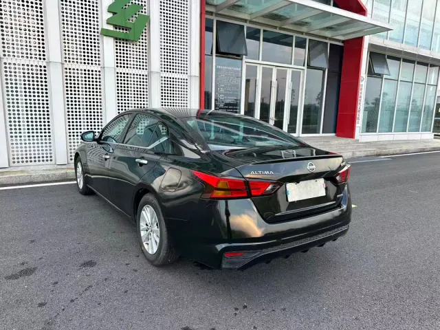 Nissan Teana — Фото автомобиля 26