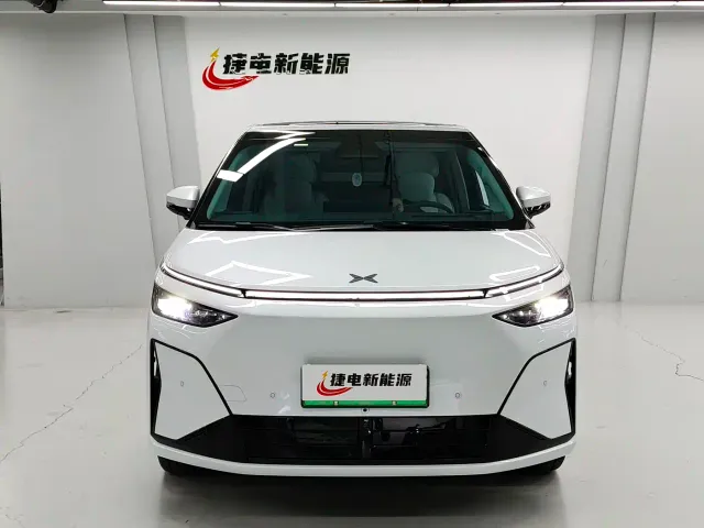 Xpeng X9 — Фото автомобиля 2