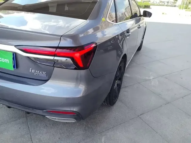 Roewe i6 MAX — Фото автомобиля 23