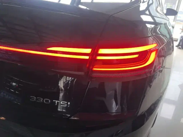 Volkswagen Passat — Фото автомобиля 7