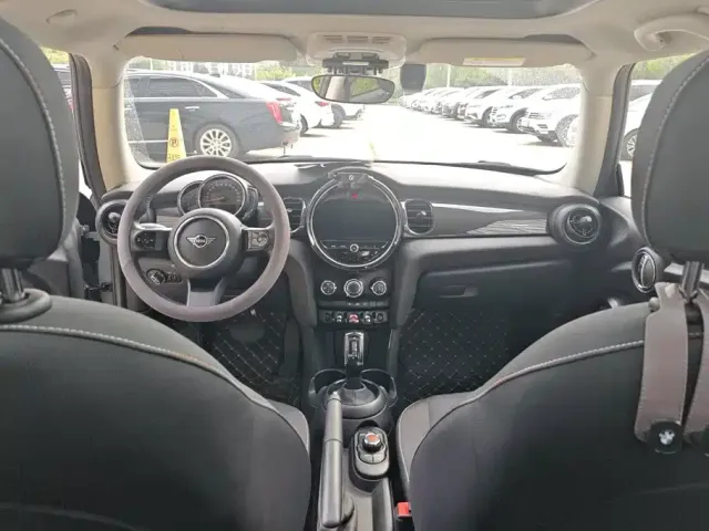 MINI Hatch — Фото автомобиля 12