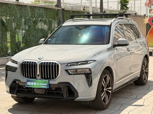 Фотография автомобиля — BMW X7