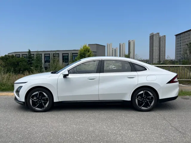 Wuling Starlight — Фото автомобиля 3