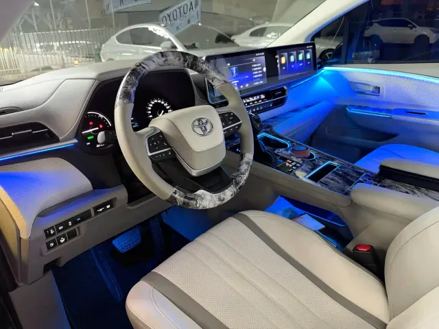 Toyota Sienna — Фото автомобиля 22