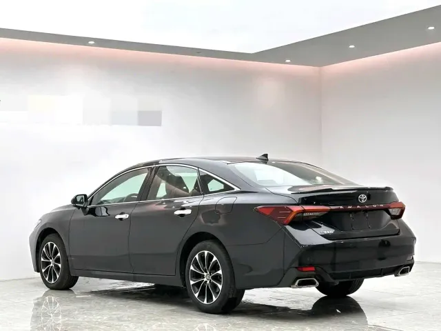 Toyota Avalon — Фото автомобиля 3