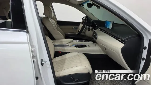 Genesis GV70 — Фото автомобиля 16
