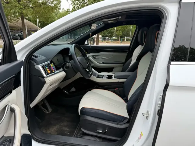 BYD Song PLUS PHEV 2023 Champion Edition EV 520KM Premium — Фото автомобиля 6