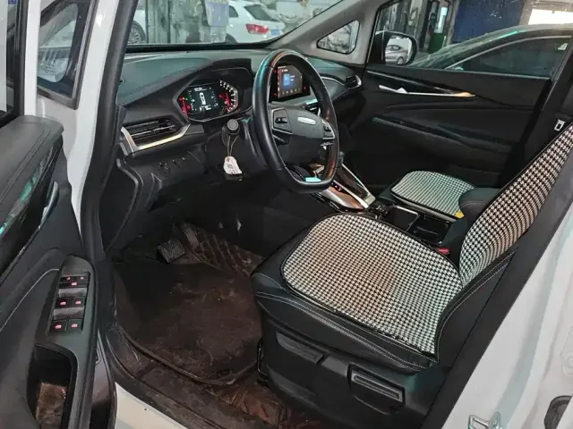 Maxus G50 — Фото автомобиля 9