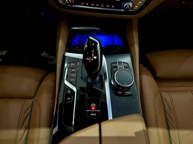 BMW 5 Series — Фото автомобиля 10