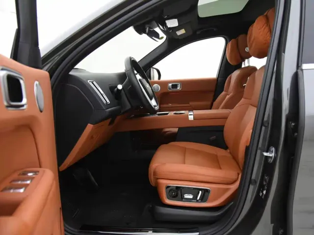 Li Auto L8 — Фото автомобиля 3