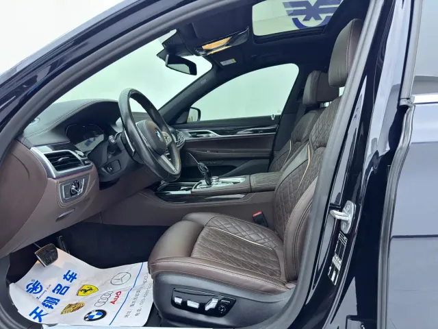 BMW 7 Series — Фото автомобиля 14