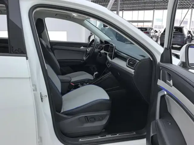 Volkswagen Tayron GTE Plug-in Hybrid — Фото автомобиля 8