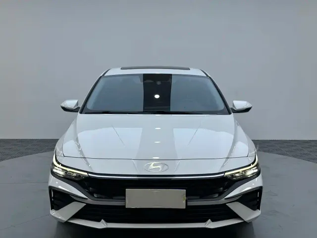 Hyundai Elantra — Фото автомобиля 2