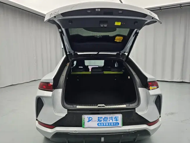 BYD Song L EV — Фото автомобиля 20