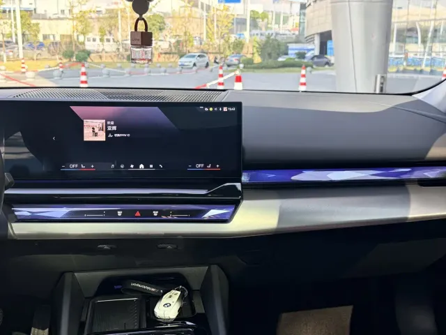 BMW 5 Series — Фото автомобиля 15