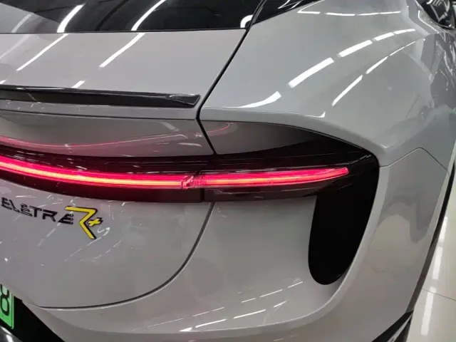 Lotus Eletre — Фото автомобиля 7