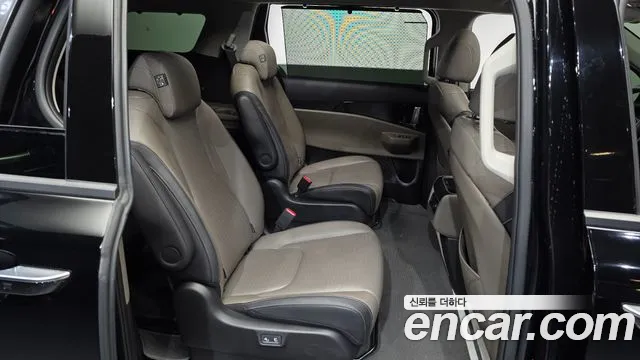 Kia Carnival Generation 4 — Фото автомобиля 18
