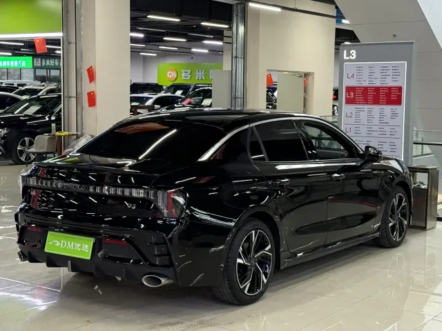 Lynk & Co 03 — Фото автомобиля 9