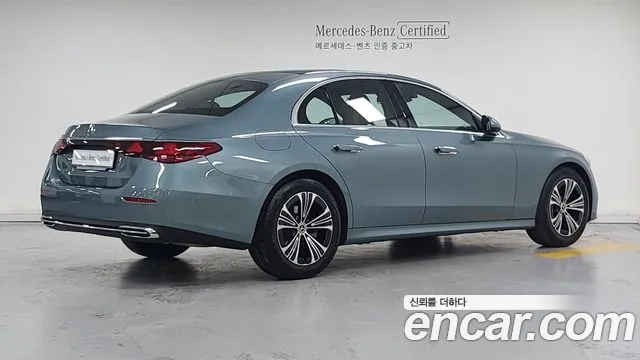 Mercedes-Benz E-Class — Фото автомобиля 2