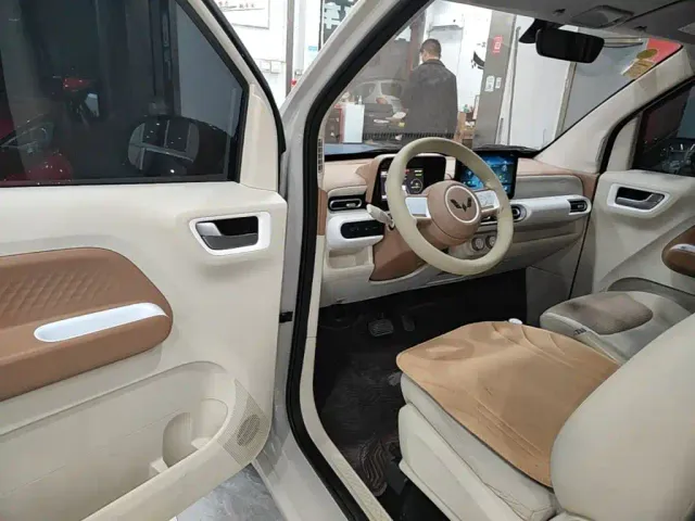 Wuling Hongguang Mini EV — Фото автомобиля 15
