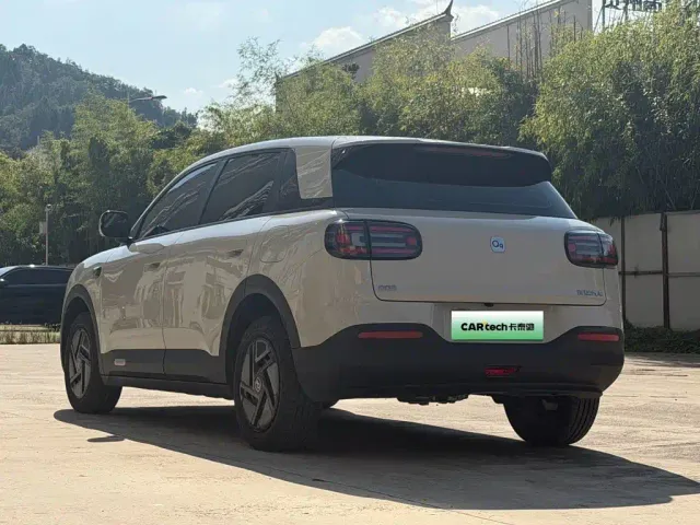 Chery QQ3 EV — Фото автомобиля 9