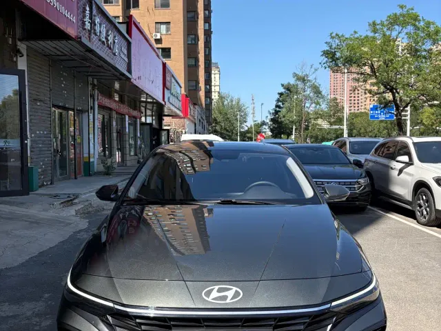 Hyundai Elantra — Фото автомобиля 2