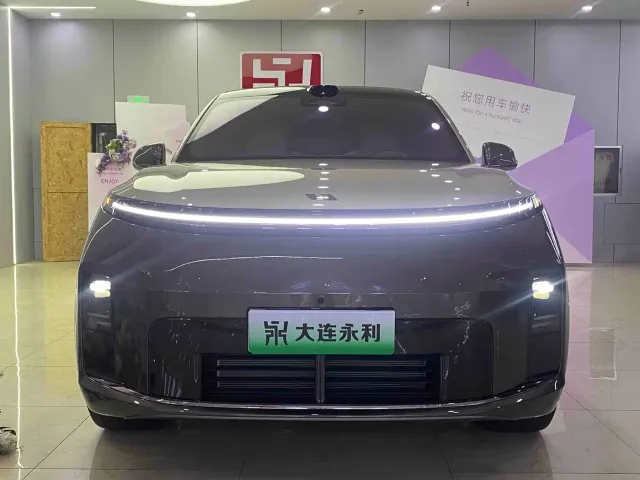 Li Auto Li Xiang L9 2026 Base Model — Фото автомобиля 2