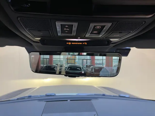 Land Rover Defender — Фото автомобиля 17
