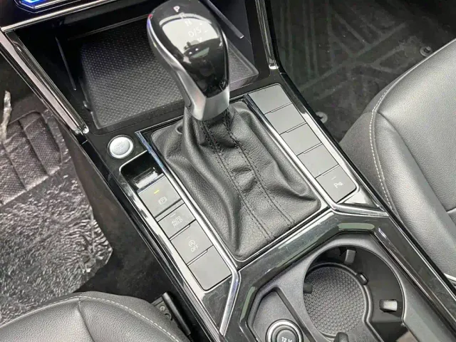Volkswagen Passat — Фото автомобиля 17
