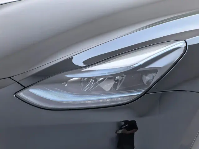 Tesla Model Y — Фото автомобиля 9