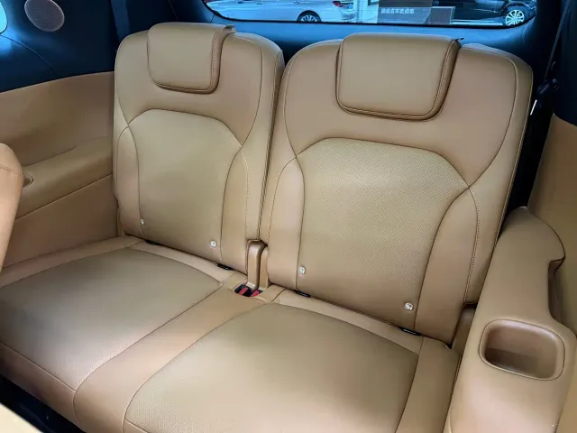 IM Motors LS8 — Фото автомобиля 19