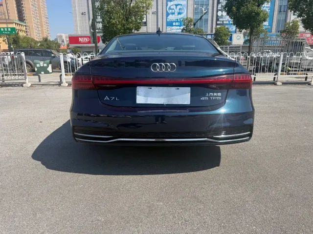 Audi A7L — Фото автомобиля 13