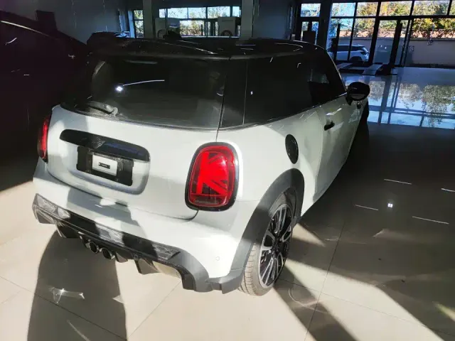 MINI Hatch — Фото автомобиля 3