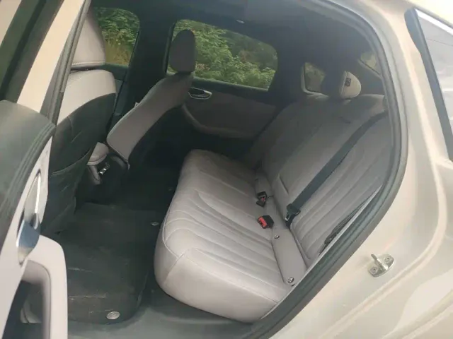 Roewe M7 DMH — Фото автомобиля 16