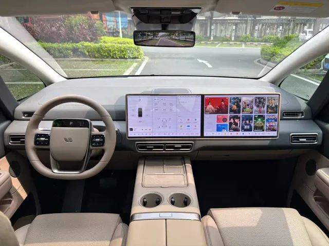 Li Auto MEGA — Фото автомобиля 25