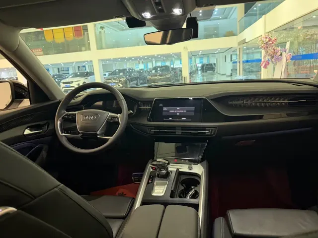 Audi Q6 — Фото автомобиля 7