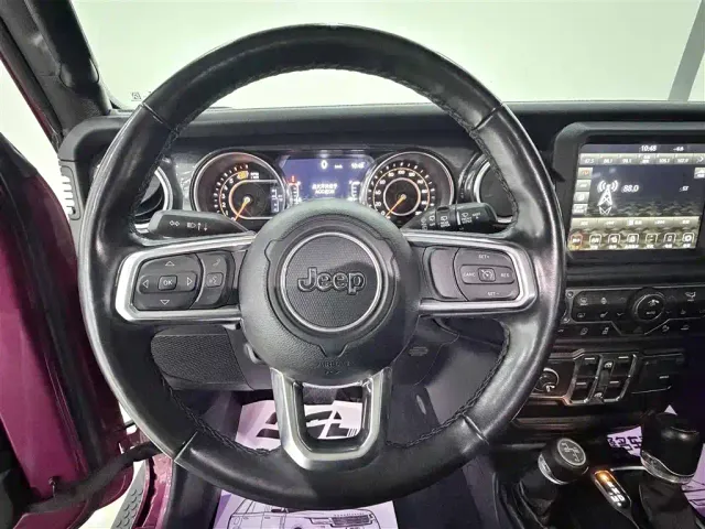 Jeep Wrangler — Фото автомобиля 10