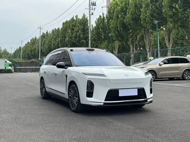 Nio ES8 — Фото автомобиля 3