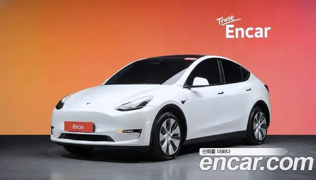 Фотография автомобиля — Tesla Model Y