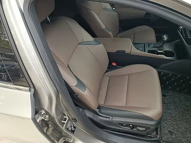 Lexus ES — Фото автомобиля 24