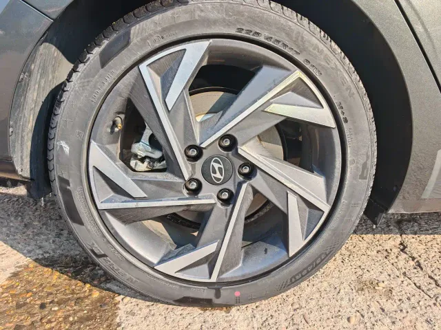 Hyundai Elantra — Фото автомобиля 12