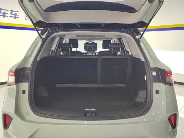 Wuling Asta — Фото автомобиля 4