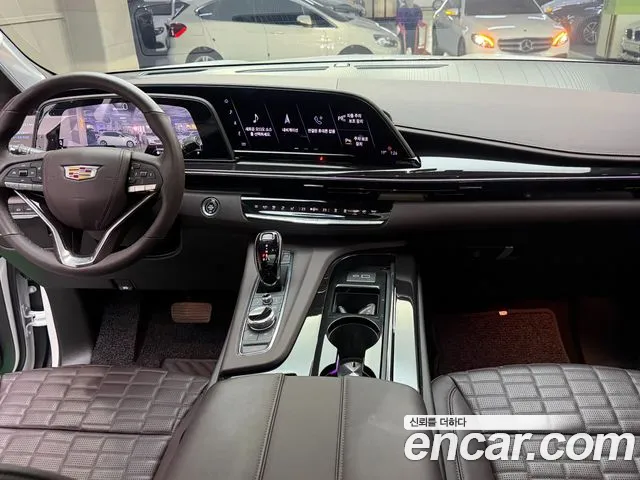 Cadillac Escalade — Фото автомобиля 7