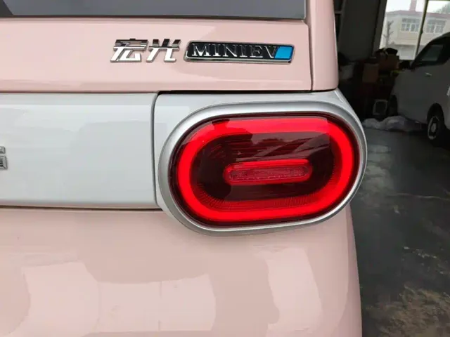 Wuling Hongguang Mini EV — Фото автомобиля 7