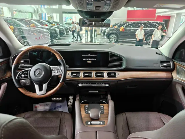 Mercedes-Benz GLS-Class — Фото автомобиля 19
