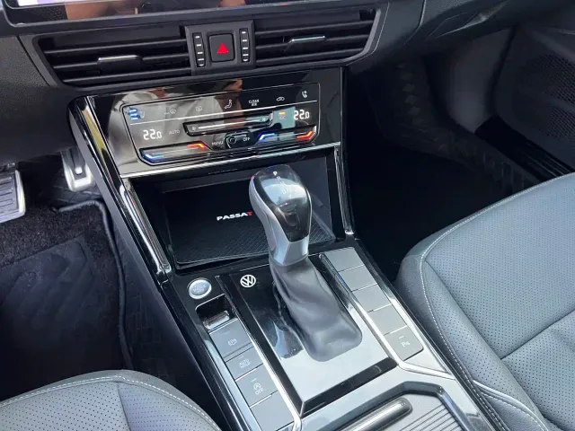 Volkswagen Passat — Фото автомобиля 14
