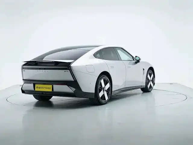 Xpeng P7 — Фото автомобиля 4