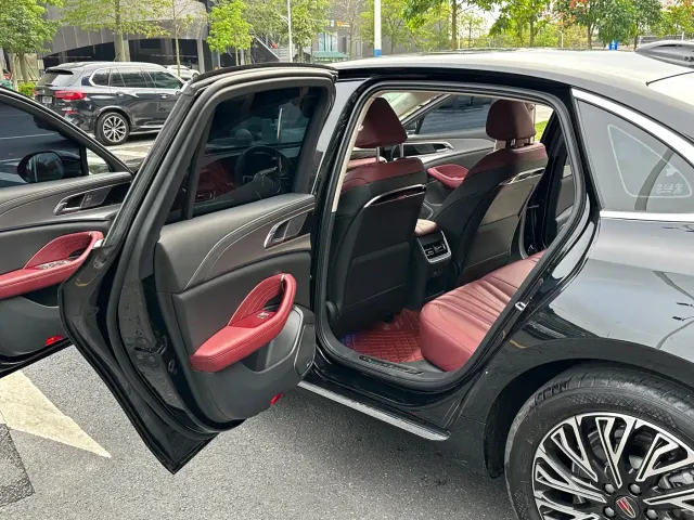 Hongqi H5 — Фото автомобиля 10